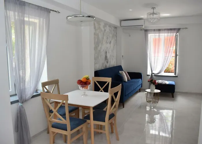 Art Apartments