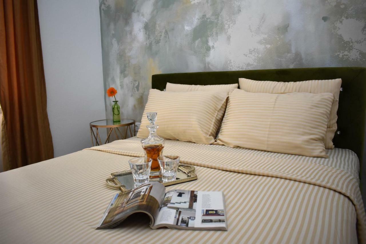 Art Apartment *